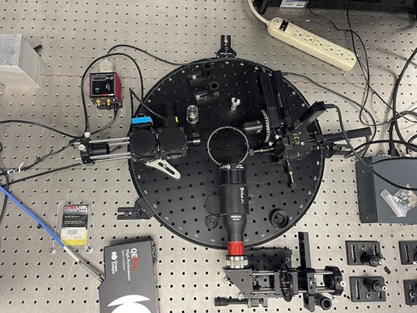 The Busani Research Group’s AFM probe for semiconductor patterning, equipped with an aluminum nitrate laser nanowire used as a lithographic tip, allows traditional laser scanning to be performed along with spectroscopy to record the fluorescence signal of the material