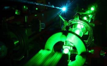 Correct Laser Wavelength for Raman Material Identification