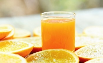 Using NIR Spectroscopy for the Quality Control of Sugars in Fruit Juice